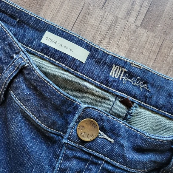 Kut from the Cloth Stevie Straightleg Jeans - Picture 2 of 4
